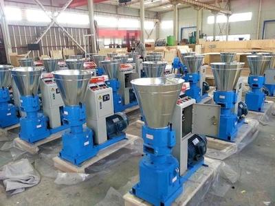 全价颗粒鸡饲料太贵？专家支招 自购加工机械，自制饲料降成本